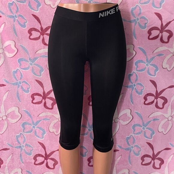 Nike Pro Womens Black Capri Leggings Polyester/Spandex Size XS - Picture 1 of 7